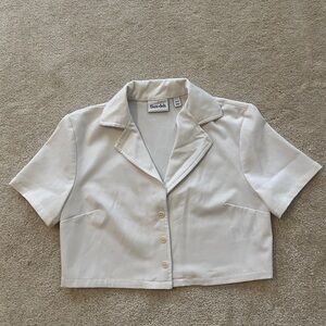 Aritzia Sunday Best Cropped Short Sleeve